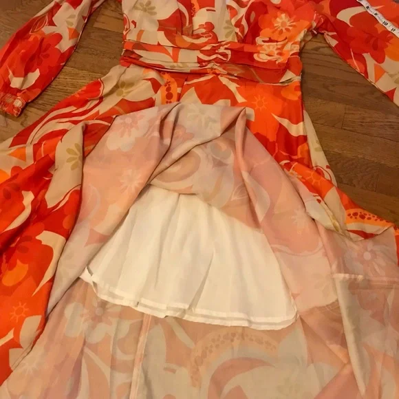 Long sleeve low V neck maxi dress size M - Picture 7 of 11